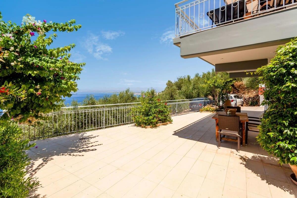 Aigli Fully Equipped Getaway - Seaview Lux Retreat Villa Kalamata Exteriör bild